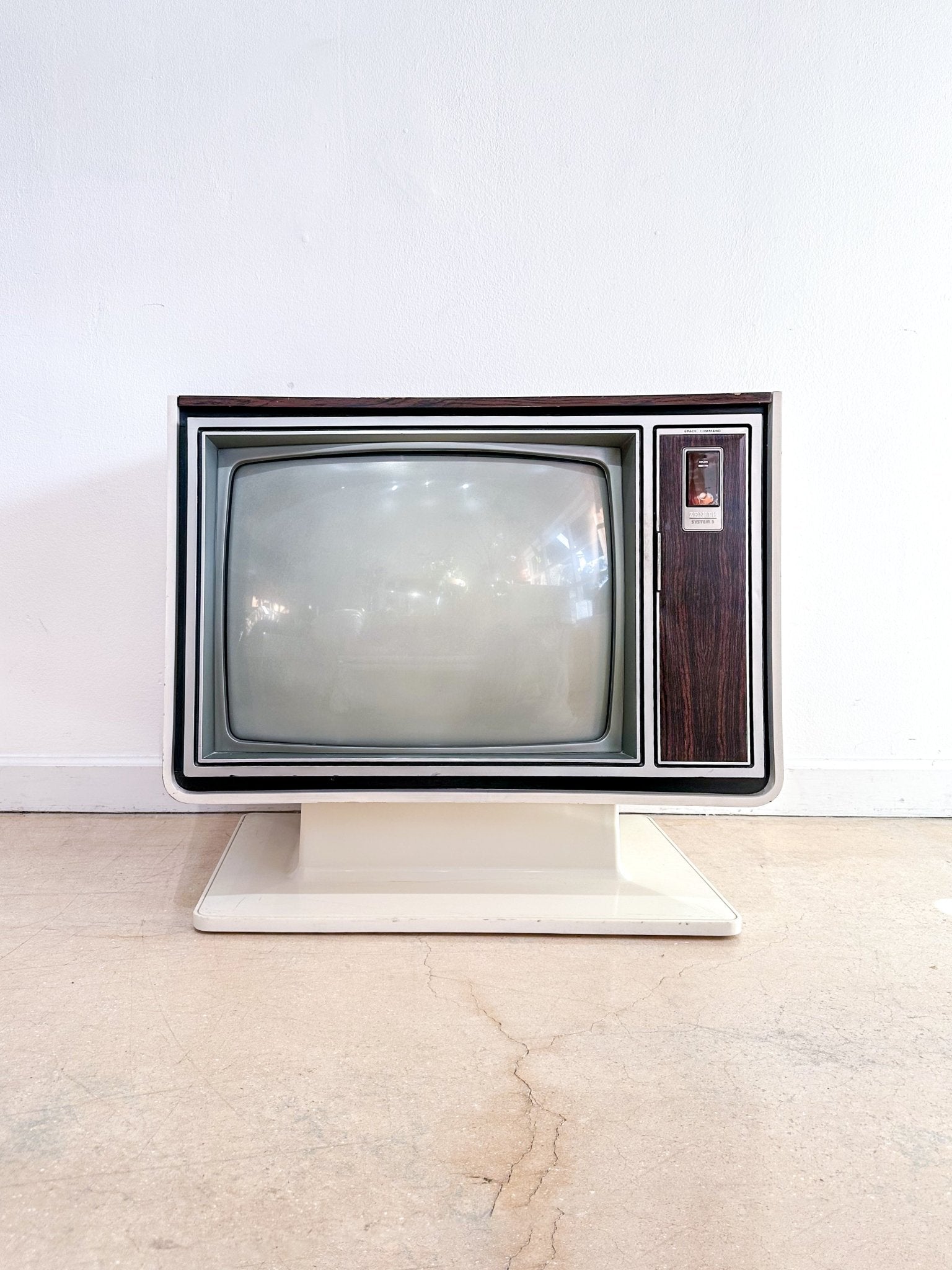 Vintage Zenith Space Age TV – Rehaus