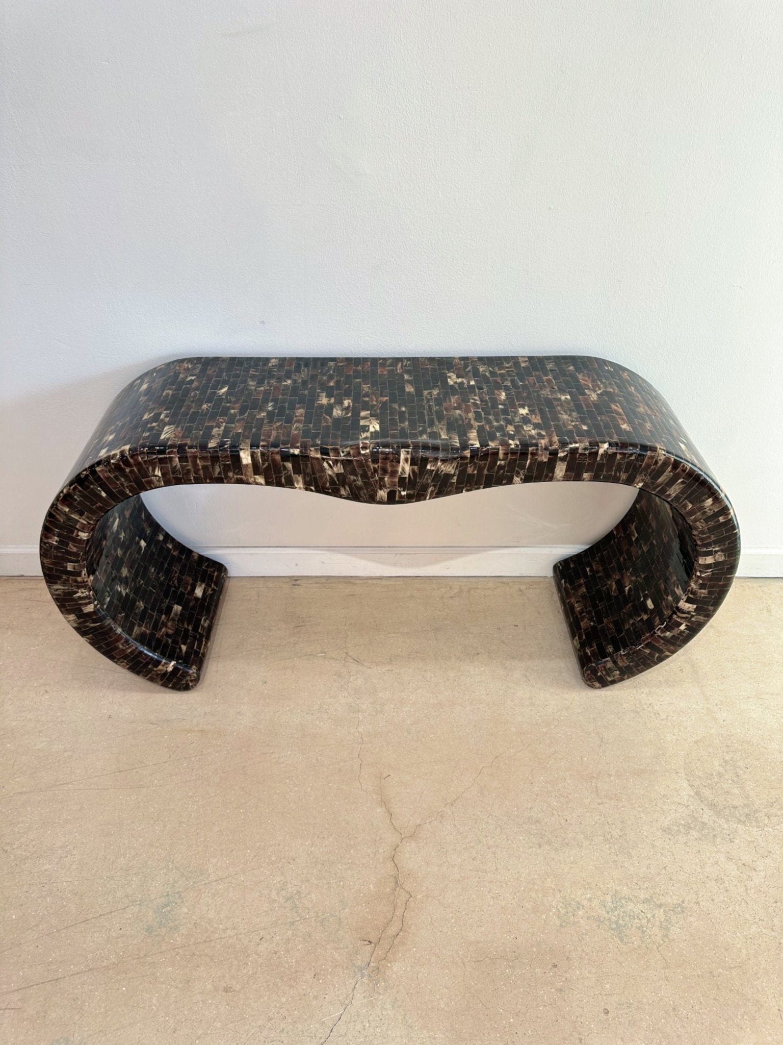 Tessellated Horn Scroll Console Table, Springer – Rehaus