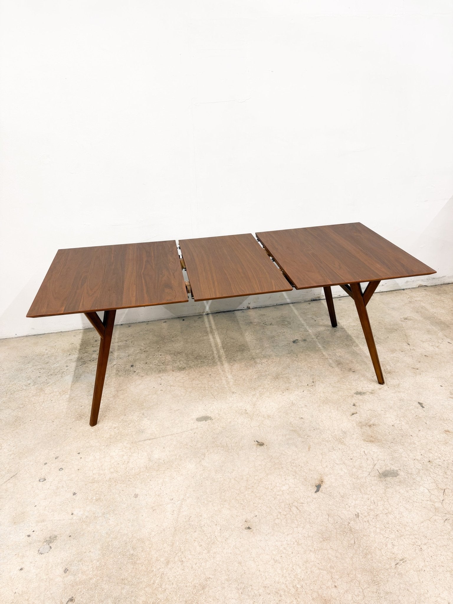 Acorn Extendable Dining Table, West Elm - Rehaus