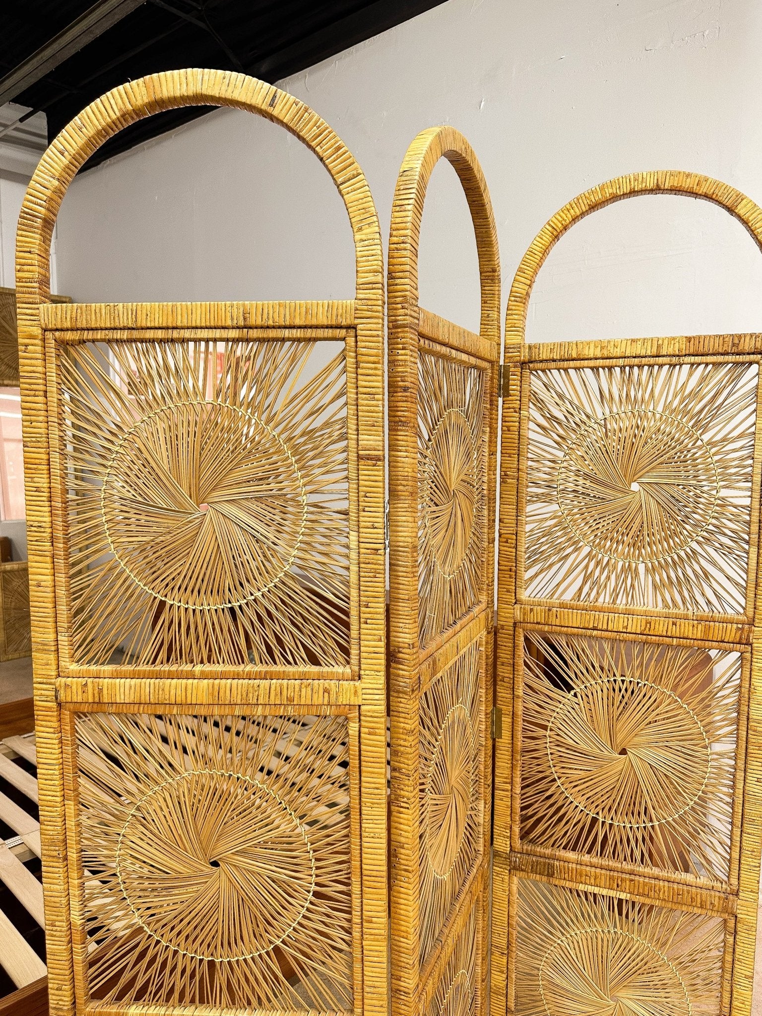 Arched Sunburst Room Divider - Rehaus