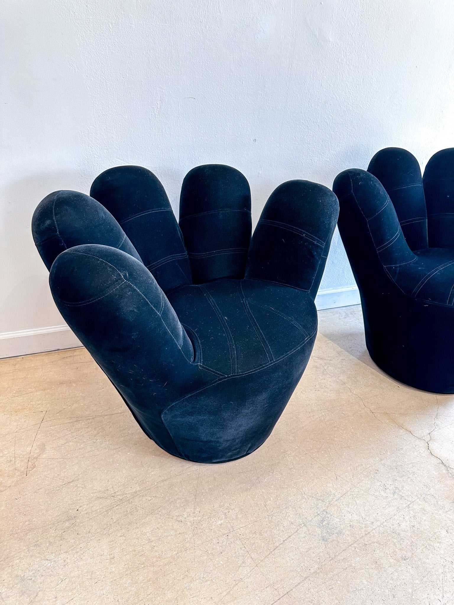 Black Velvet Hand Chair - Rehaus