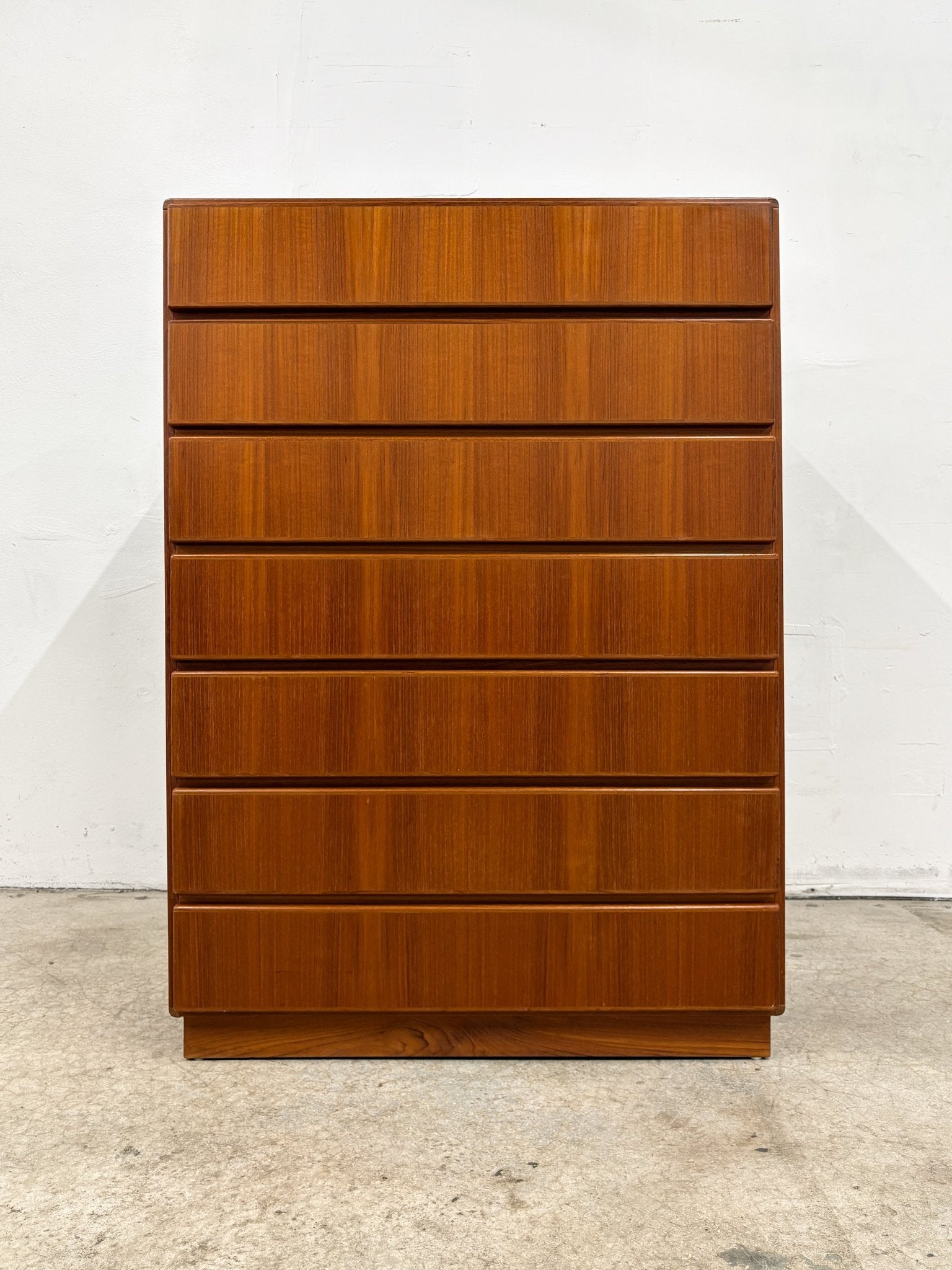 Danish Teak Tallboy Dresser, Komfort - Rehaus