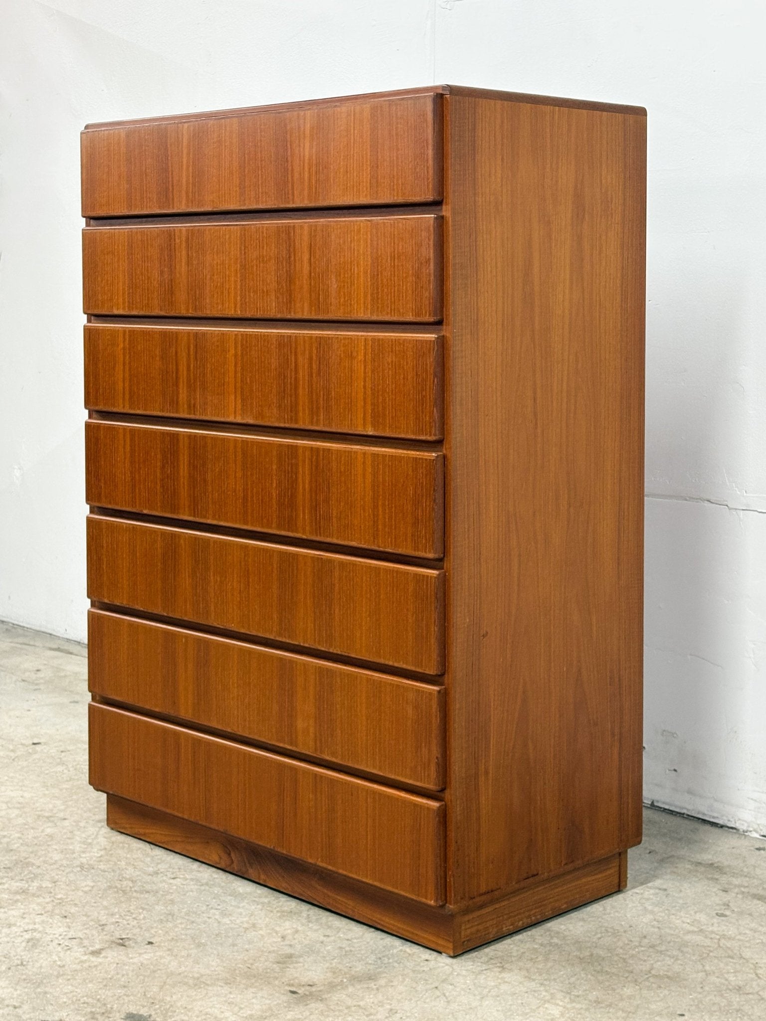 Danish Teak Tallboy Dresser, Komfort - Rehaus