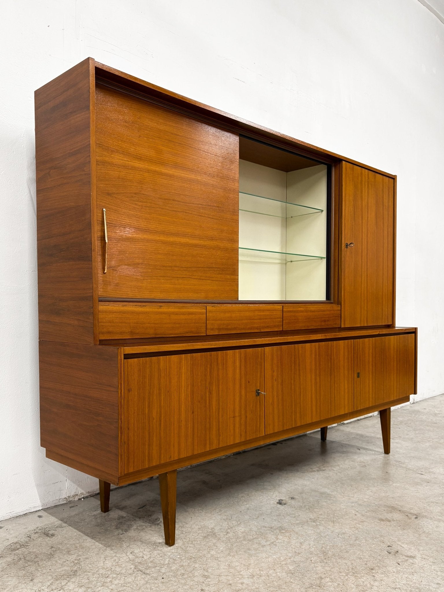 German Walnut Cabinet Hutch, Munker - Modell - Rehaus