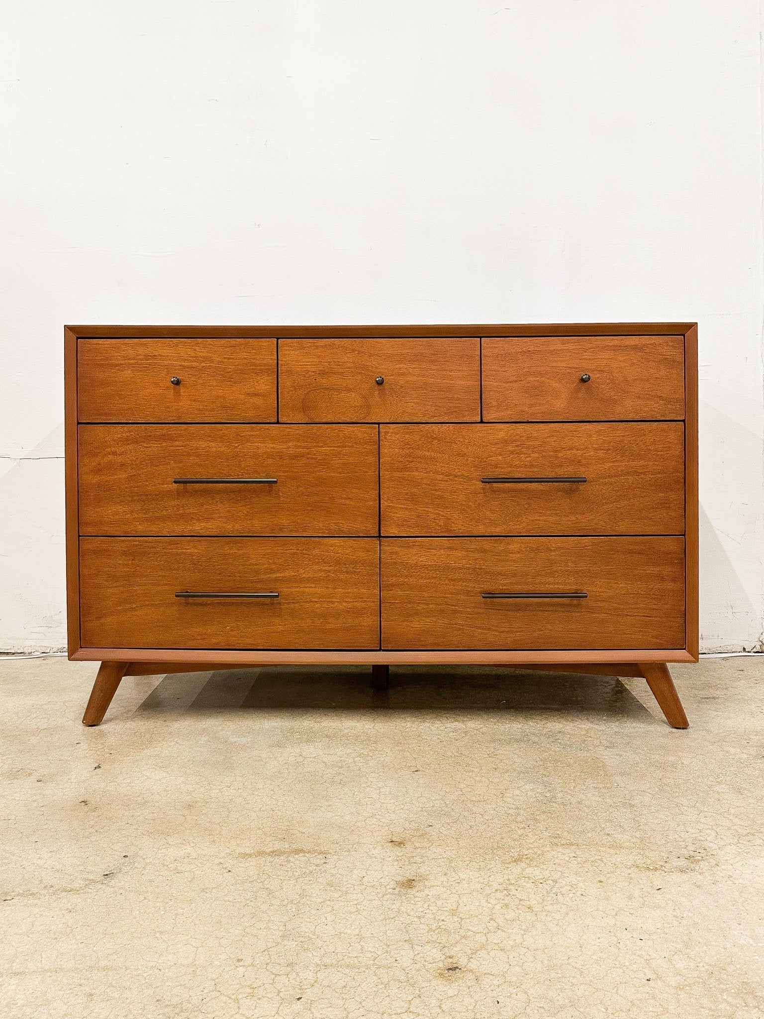 Midcentury - style Dresser - Rehaus