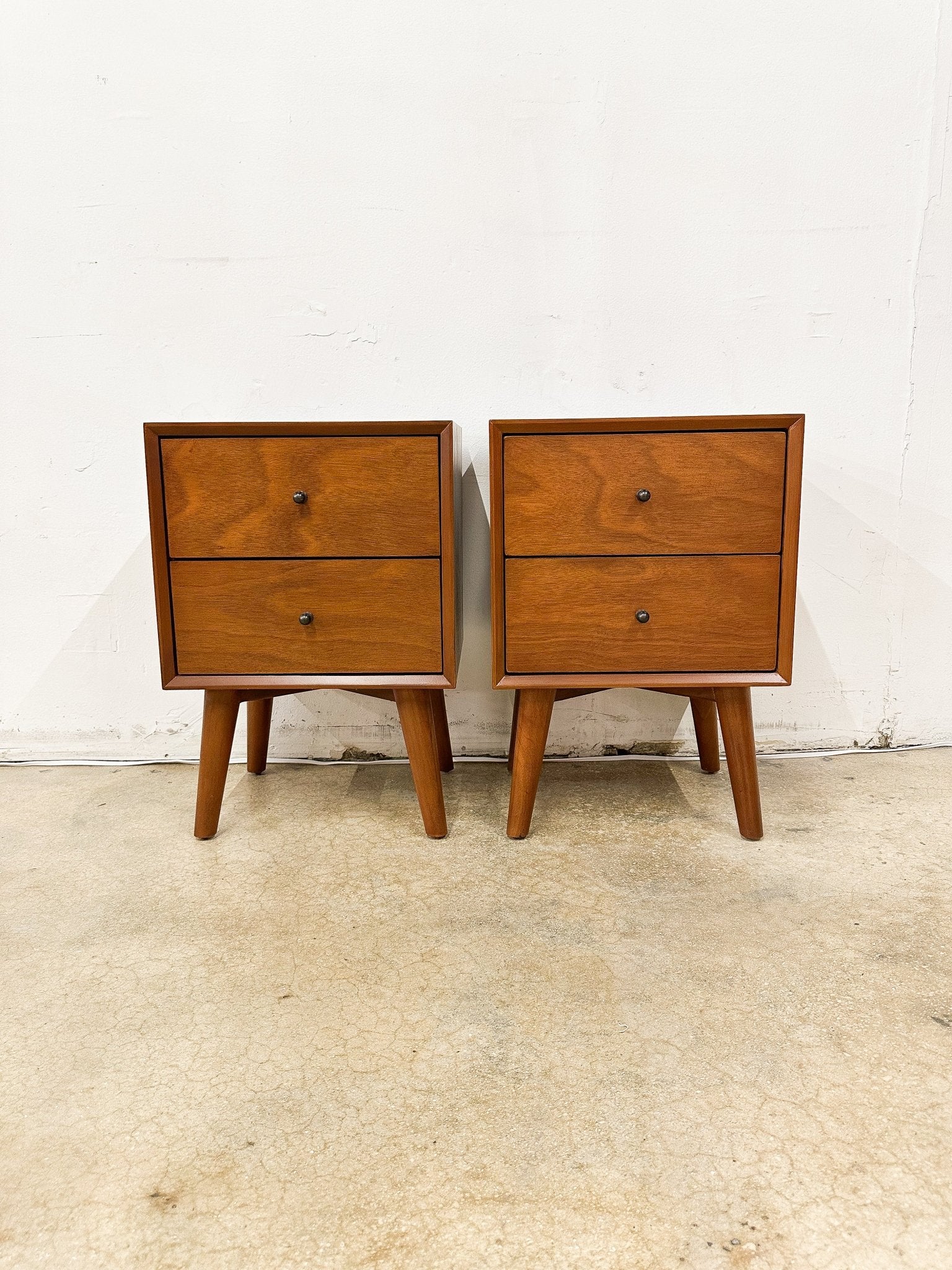 Midcentury - style Nightstand Set - Rehaus