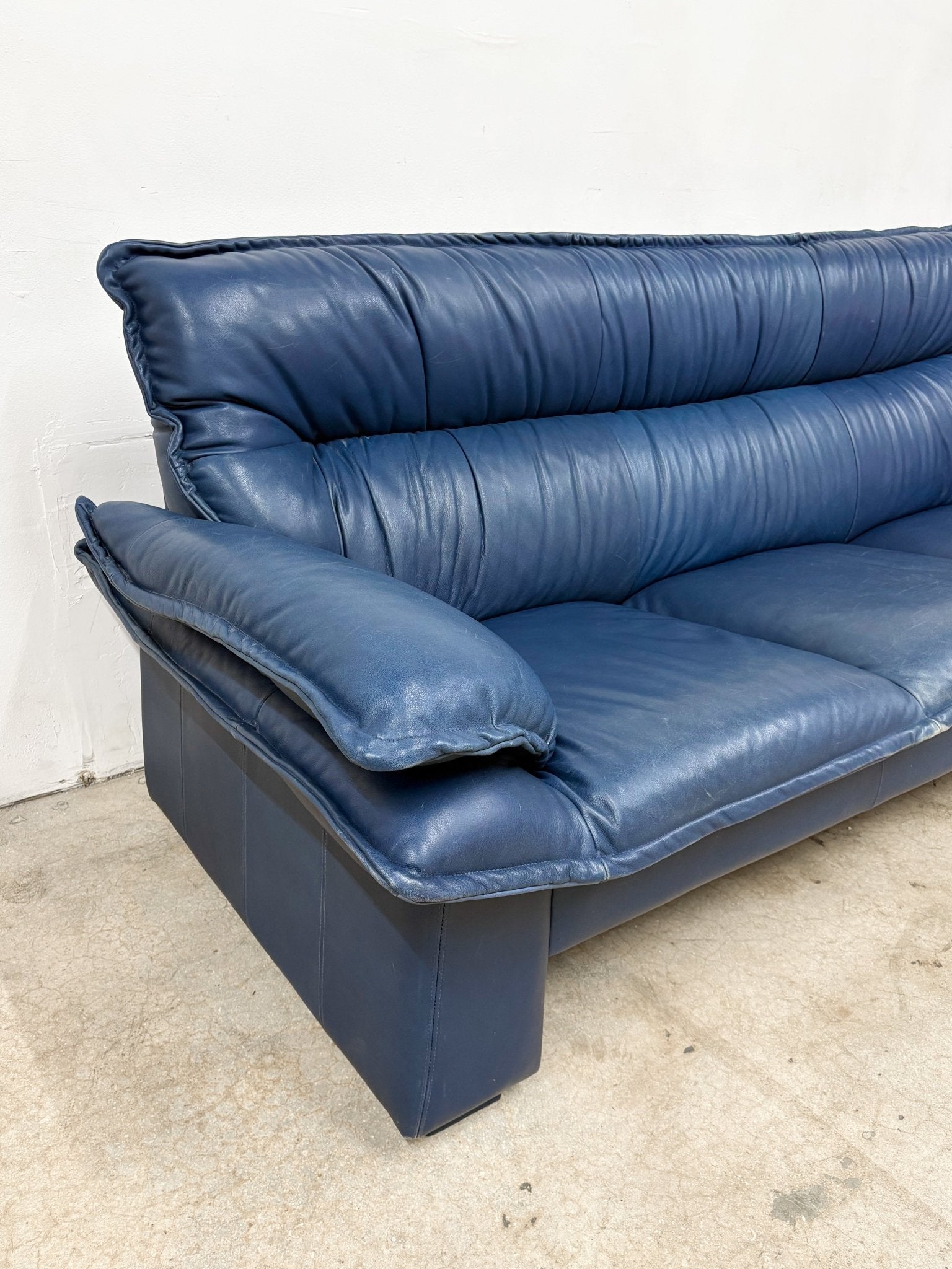 Navy Blue Leather Sofa, Nicoletti Salotti - Rehaus
