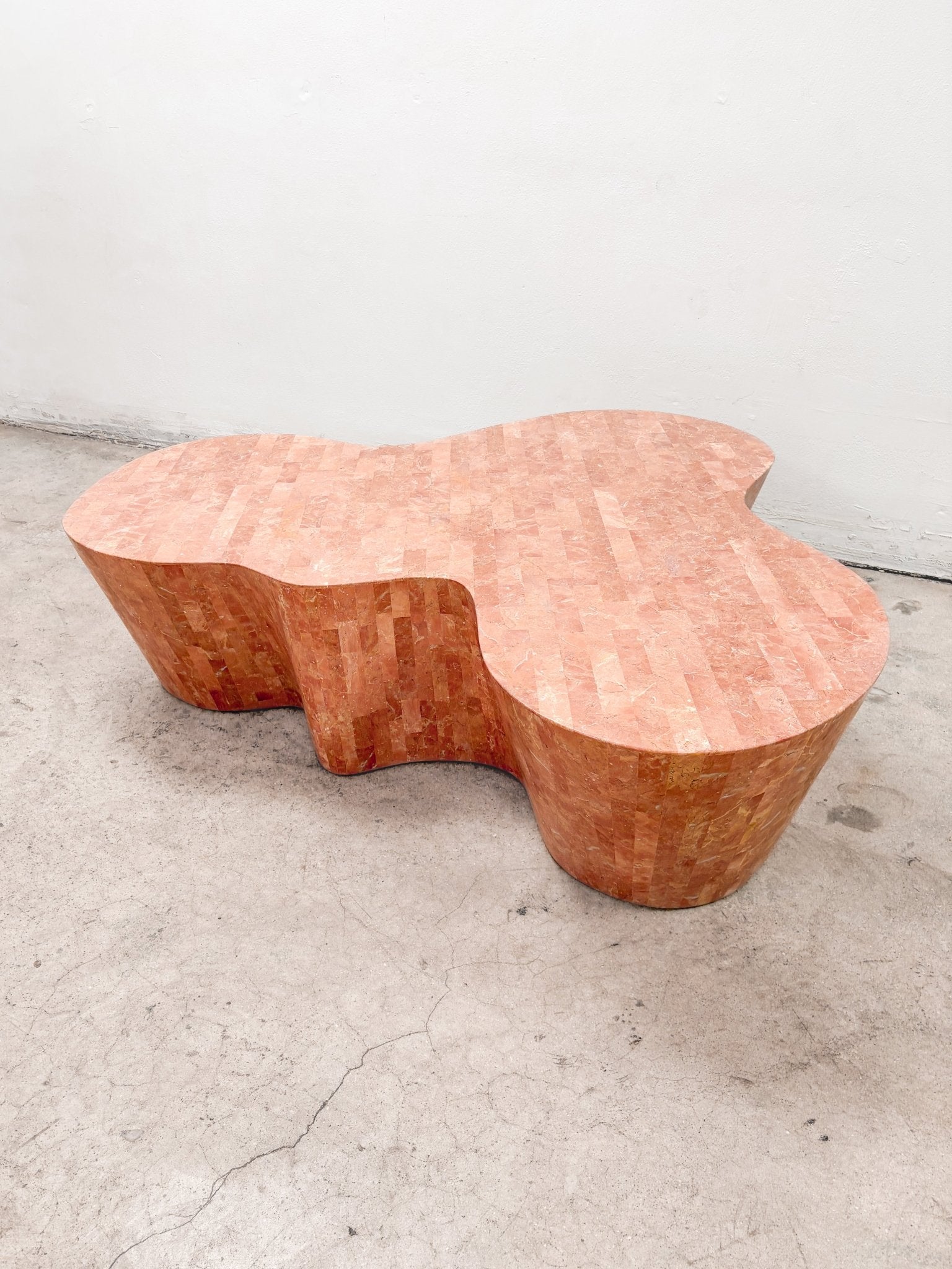 Pink Marble "Ripple" Coffee Table, Oggetti - Rehaus