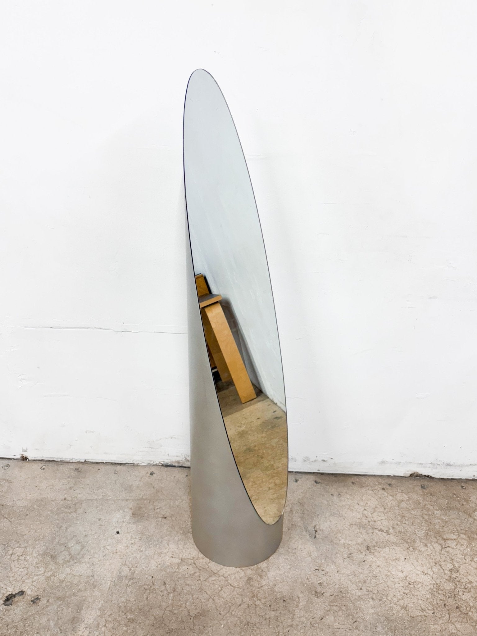 Silver Lipstick Mirror, by Gaia - Rehaus