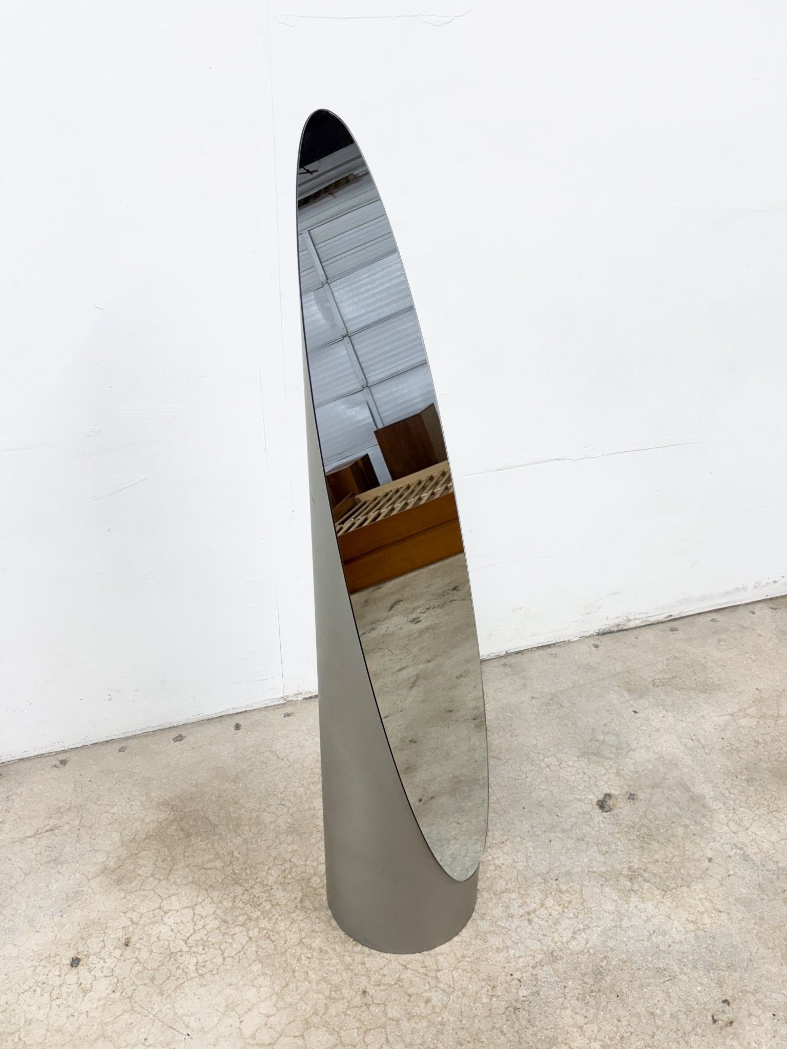 Silver Lipstick Mirror, by Gaia - Rehaus