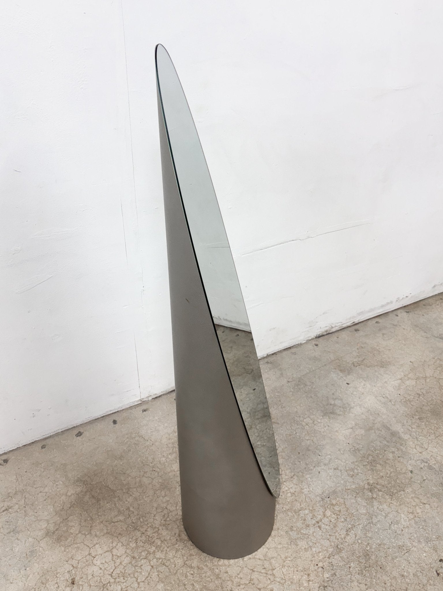 Silver Lipstick Mirror, by Gaia - Rehaus