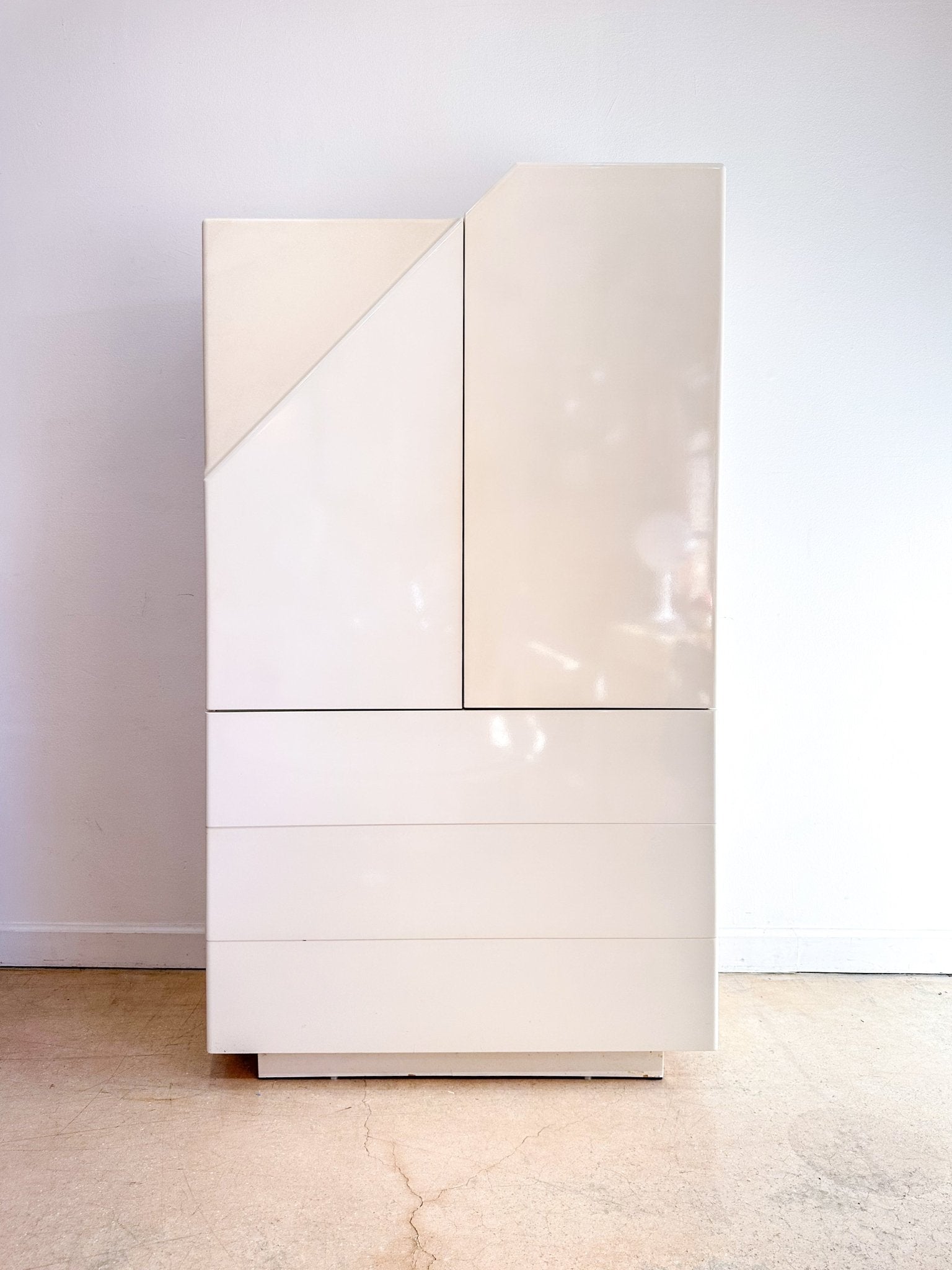 Space Modern Duotone Armoire, Carrier - Rehaus