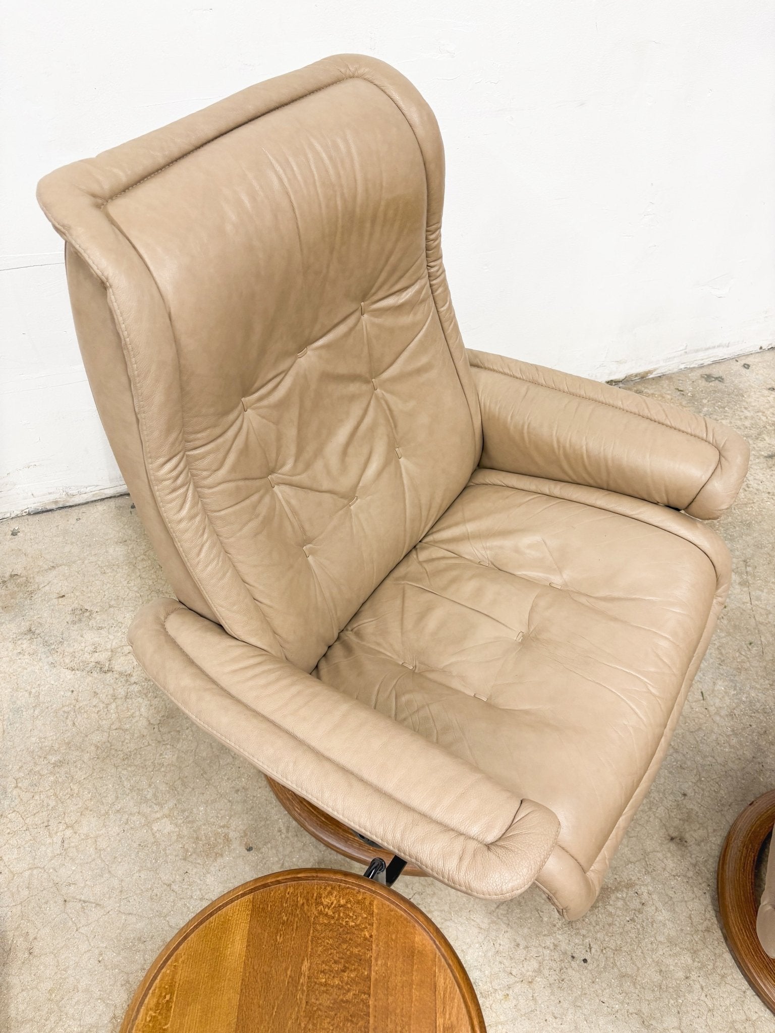 Tan Leather "Stressless" Recliner + Ottoman, Ekornes - Rehaus
