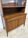 Walnut Hutch, Broyhill Saga - Rehaus
