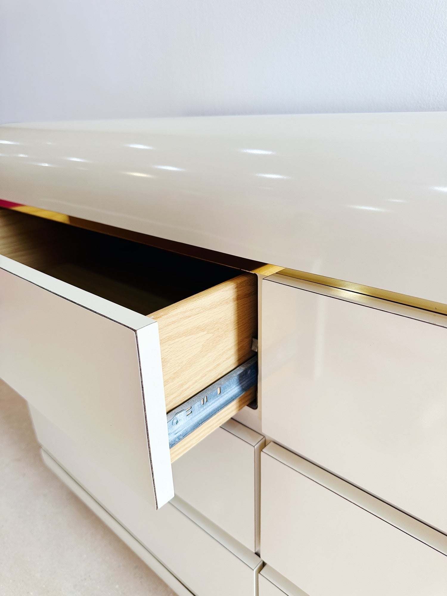 Creme & Gold Laminate Lowboy Dresser Rehaus Creme & Gold Laminate Lowboy Dresser Rehaus