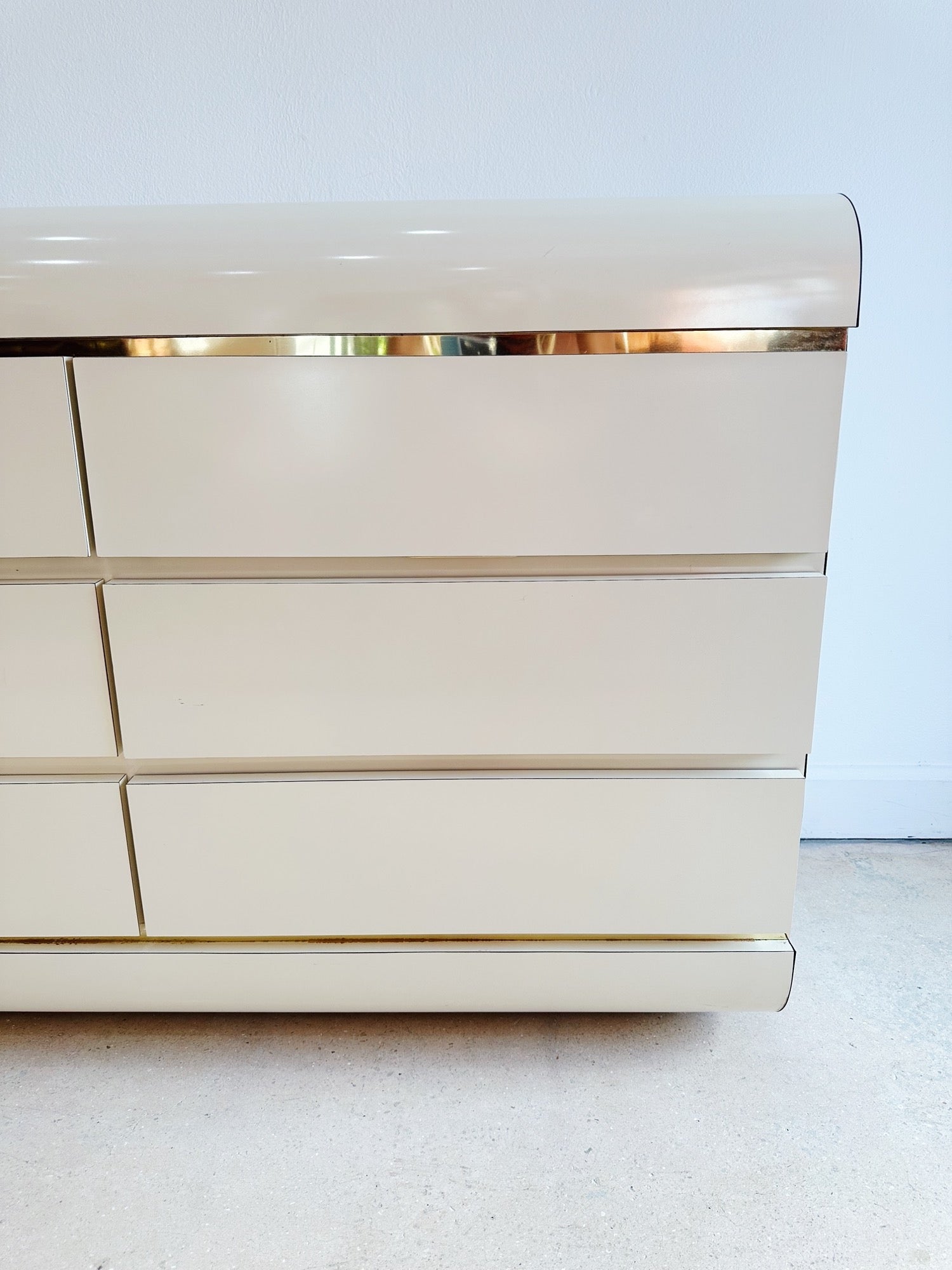 Creme & Gold Laminate Lowboy Dresser Rehaus Creme & Gold Laminate Lowboy Dresser Rehaus