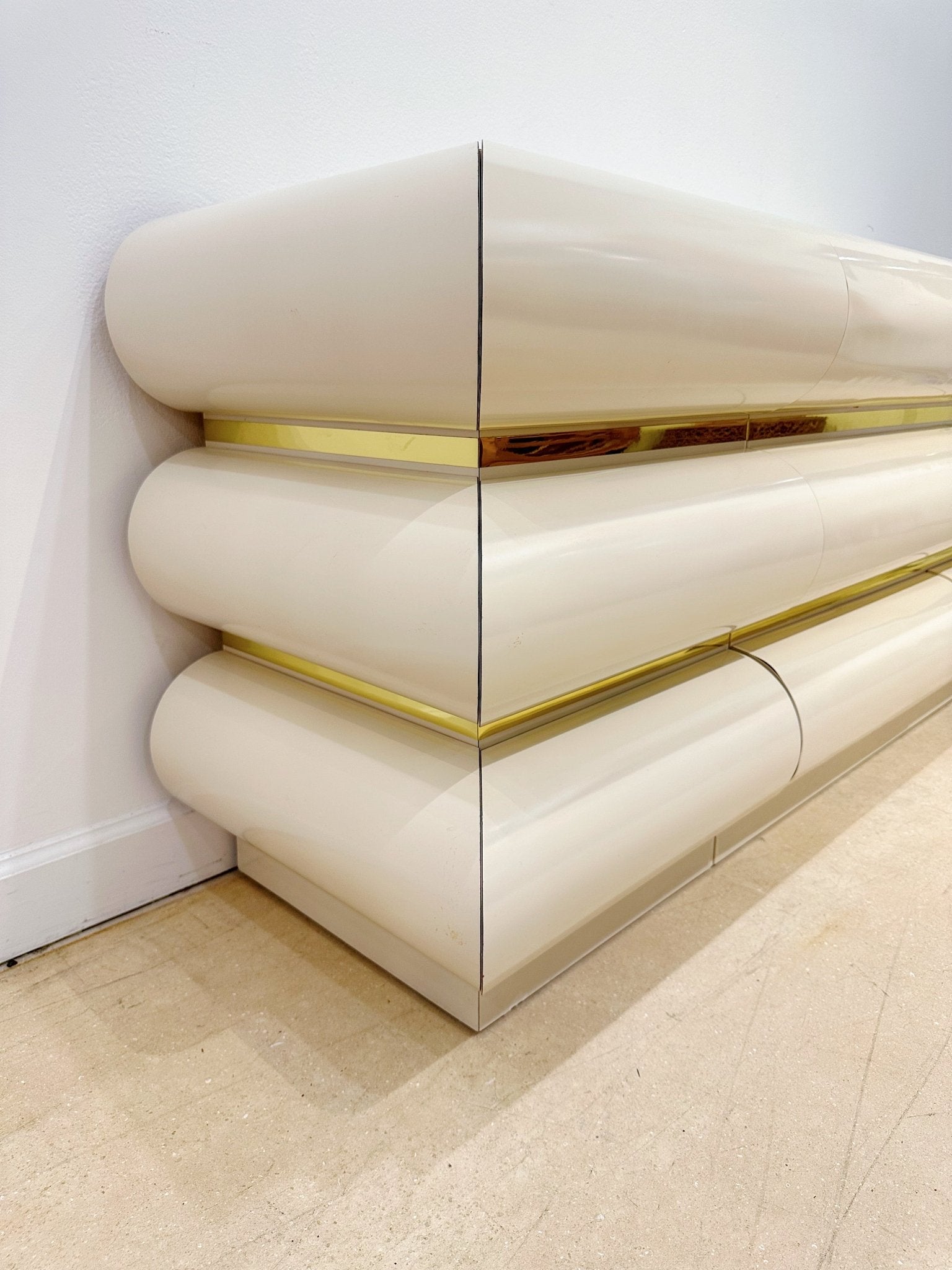 Postmodern Laminate Bullnose Dresser + Corner Rehaus Postmodern Laminate Bullnose Dresser + Corner Rehaus