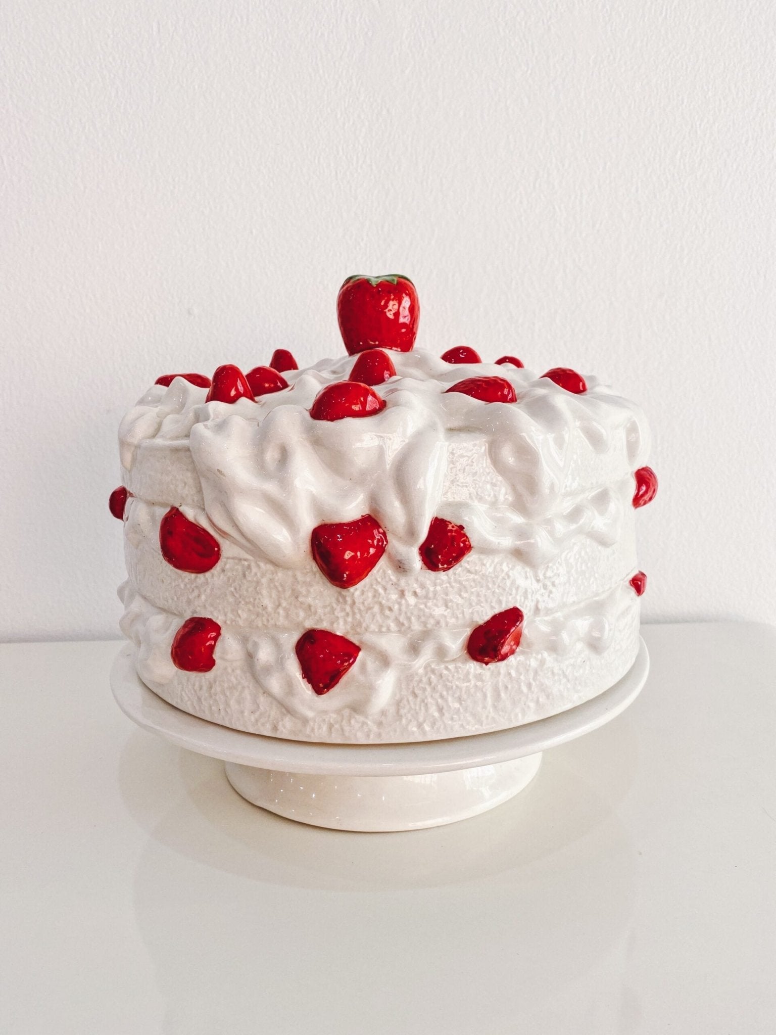 Strawberry Shortcake Cake Stand - Rehaus